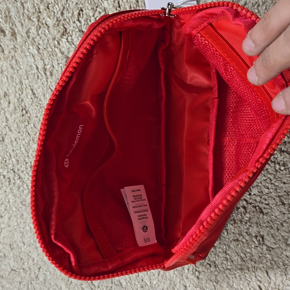 Everywhere Belt Bag 1L NWT - Picture 7 of 8